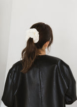 画像をギャラリービューアに読み込む, KNIT(White)