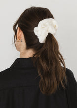 画像をギャラリービューアに読み込む, KNIT(White)