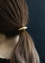 画像をギャラリービューアに読み込む, Crescent-HOOK(Gold)