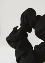 画像をギャラリービューアに読み込む, RIB KNIT(Black/White)