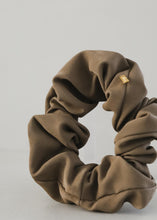 画像をギャラリービューアに読み込む, Mat-LEATHER(Greige)