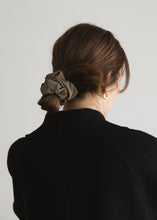 画像をギャラリービューアに読み込む, Mat-LEATHER(Greige)