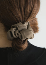 画像をギャラリービューアに読み込む, Mat-LEATHER(Greige)