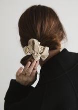 画像をギャラリービューアに読み込む, Mat-LEATHER(Off white)