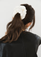 画像をギャラリービューアに読み込む, KNIT(White)