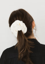 画像をギャラリービューアに読み込む, KNIT(White)