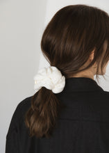 画像をギャラリービューアに読み込む, KNIT(White)