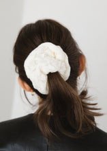 画像をギャラリービューアに読み込む, KNIT(White)