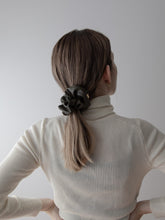 画像をギャラリービューアに読み込む, LEATHER(Khaki)
