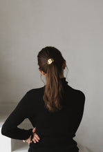 画像をギャラリービューアに読み込む, HOOK 01(Gold)