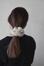 画像をギャラリービューアに読み込む, TWEED (White)