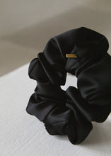 画像をギャラリービューアに読み込む, SILK SATIN(Black)