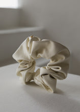 画像をギャラリービューアに読み込む, LEATHER(White)