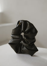 画像をギャラリービューアに読み込む, LEATHER(Khaki)