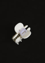 画像をギャラリービューアに読み込む, CLASSIC HAIR CLAW 02(Ivory)
