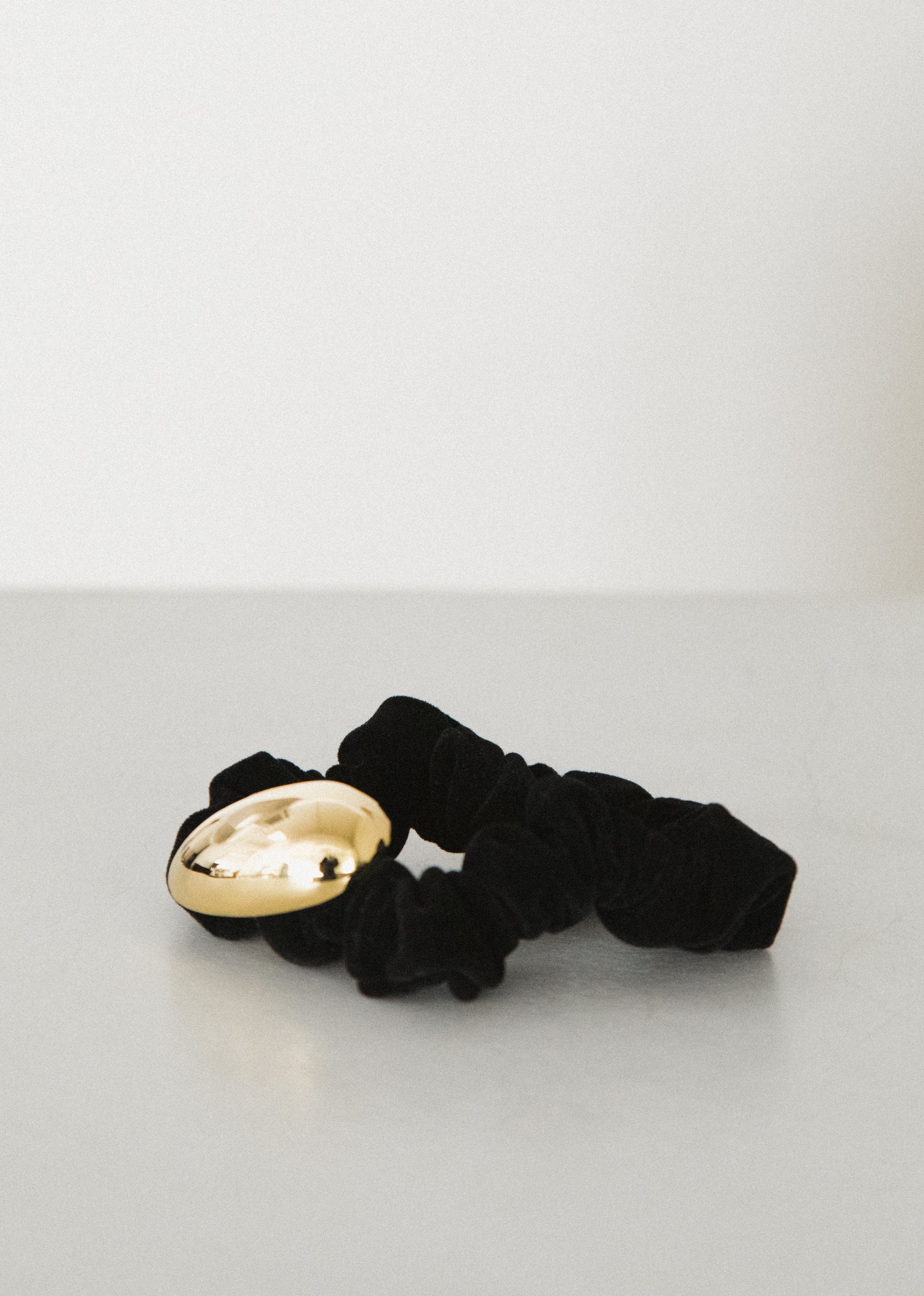 E-VELVET(Black) – LETICIA