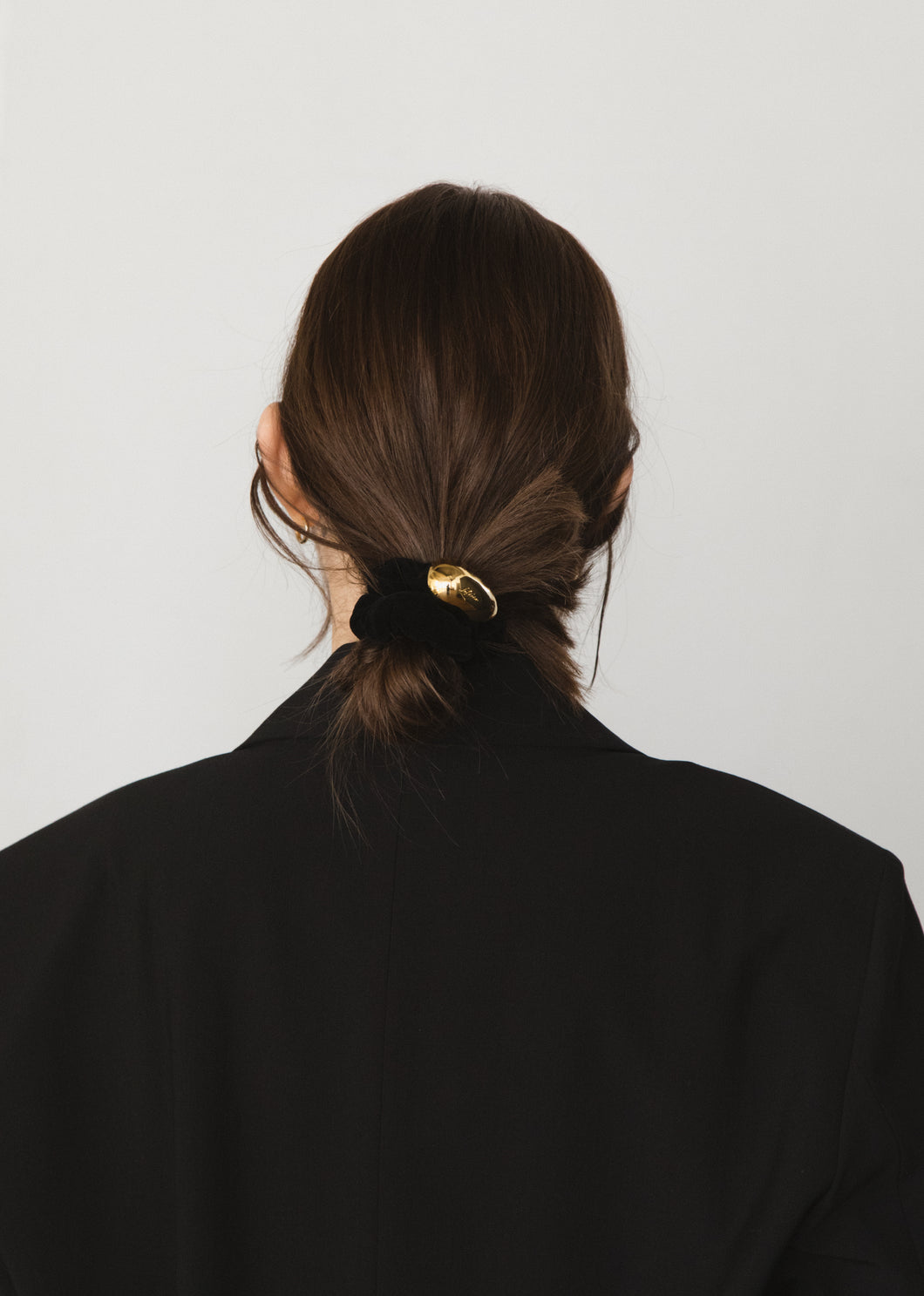E-VELVET(Black) – LETICIA