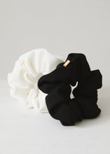 画像をギャラリービューアに読み込む, RIB KNIT(Black/White)
